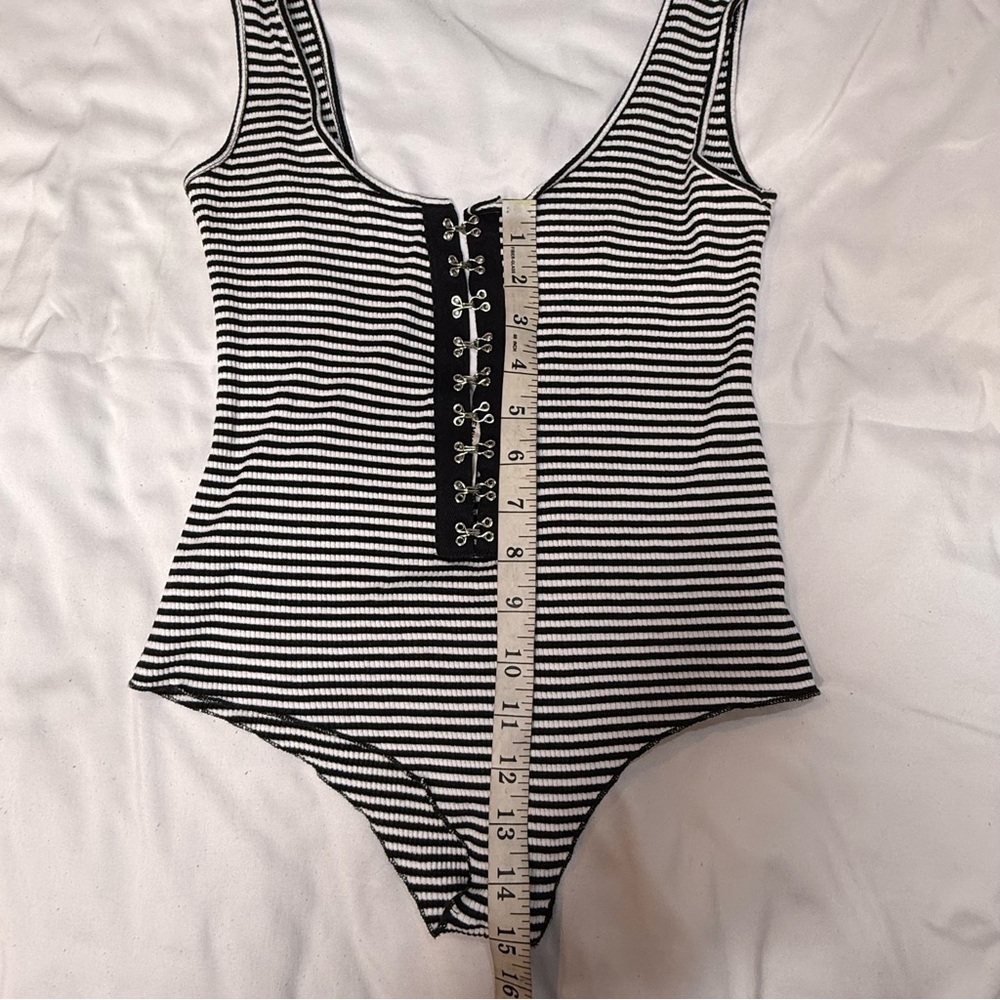 Emma & Sam rayon /spandex bl/white bodysuit medium - Picture 7 of 13